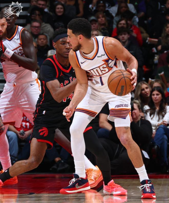 猛龙主场迎战太阳布克杰伦格林合砍62分仍难阻逆