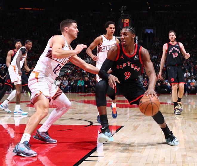 猛龙主场迎战太阳布克杰伦格林合砍62分仍难阻逆