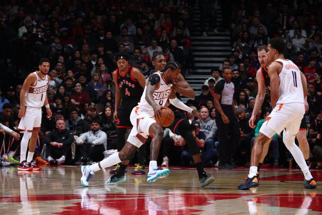 猛龙主场迎战太阳布克杰伦格林合砍62分仍难阻逆