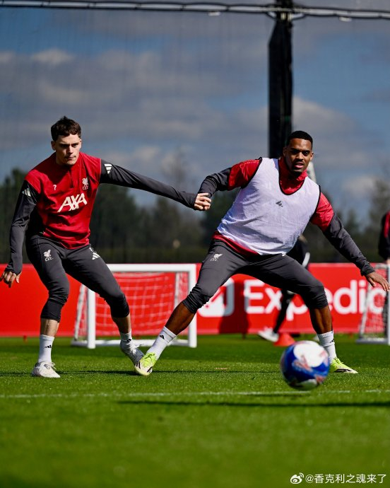 利物浦全队集结备战曼城战术演练