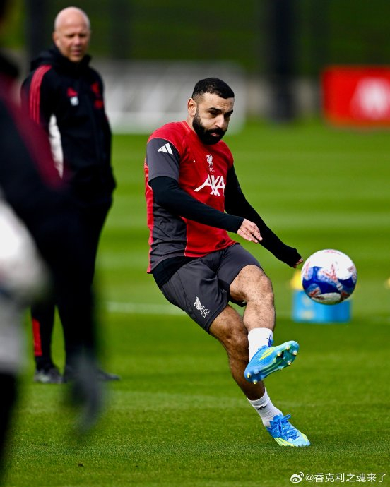 利物浦全队集结备战曼城战术演练