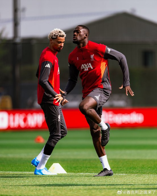 利物浦全队集结备战曼城战术演练