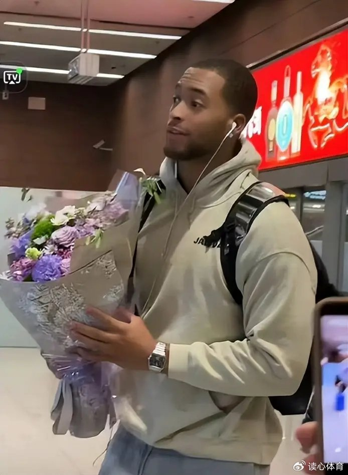 广东宏远外援迟迟未到，回购徐昕补内线短板，