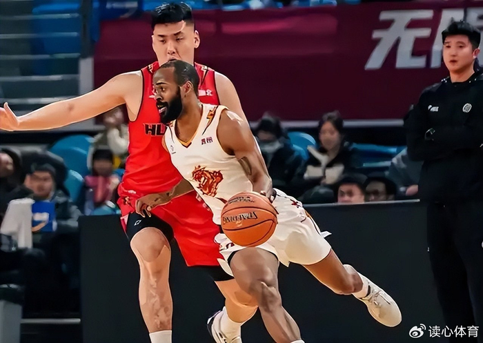 广东宏远外援迟迟未到，回购徐昕补内线短板，