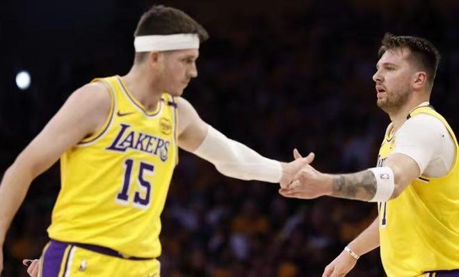 湖人残阵惨败雷霆 艾顿低迷成内线短板 阵容隐患