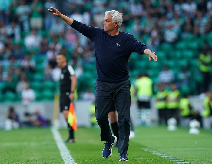 姆巴佩点赞穆里尼奥回归皇马引发帅位争夺战